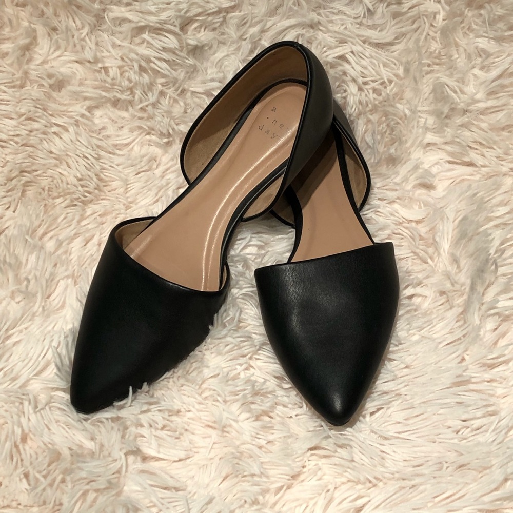 Black slip on shoes mules flats. Very gently worn. size 8 1/2